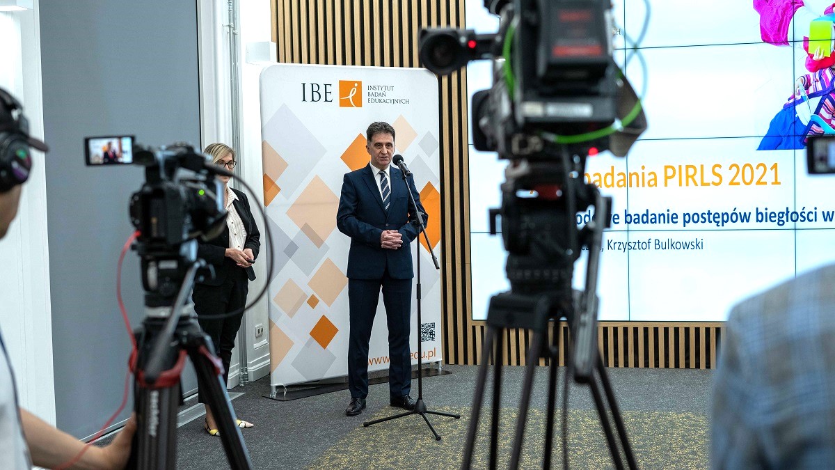 dr hab. Paweł Gondek, zastępcy dyrektora IBE ds. naukowych