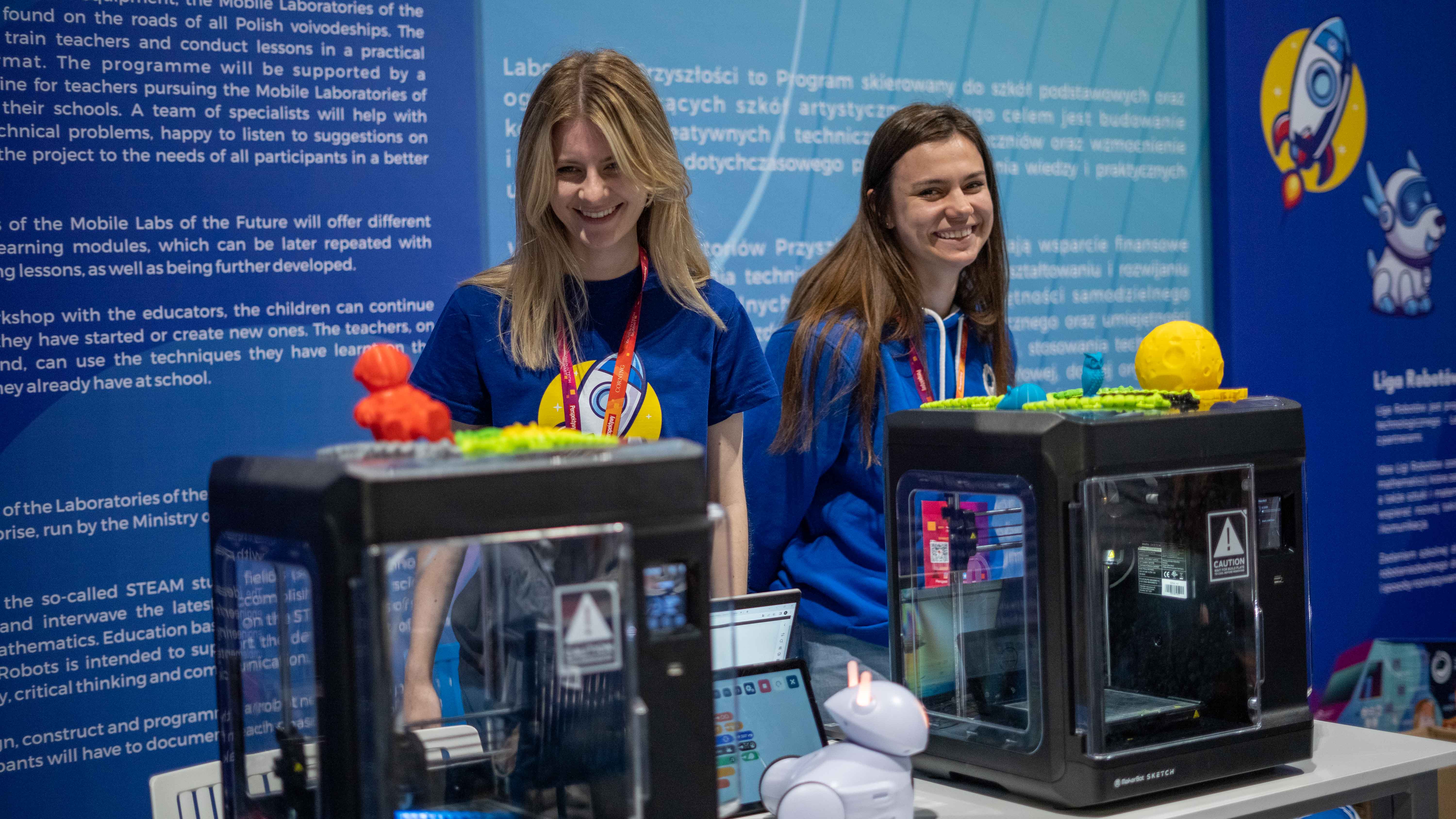Mobilne Laboratoria Przyszłości na Perspektywy Women in Tech 2023