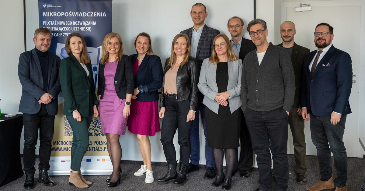 od lewej Bogusław Dębski, Justyna John, Urszula Buchowicz, Małgorzata Lelińska, Agnieszka Majcher-Teleon, dr hab. Barbara Worek, Szymon Kurek, Wojciech Gola, Jerzy Furman, Wojciech Stęchły i Michał Nowakowski