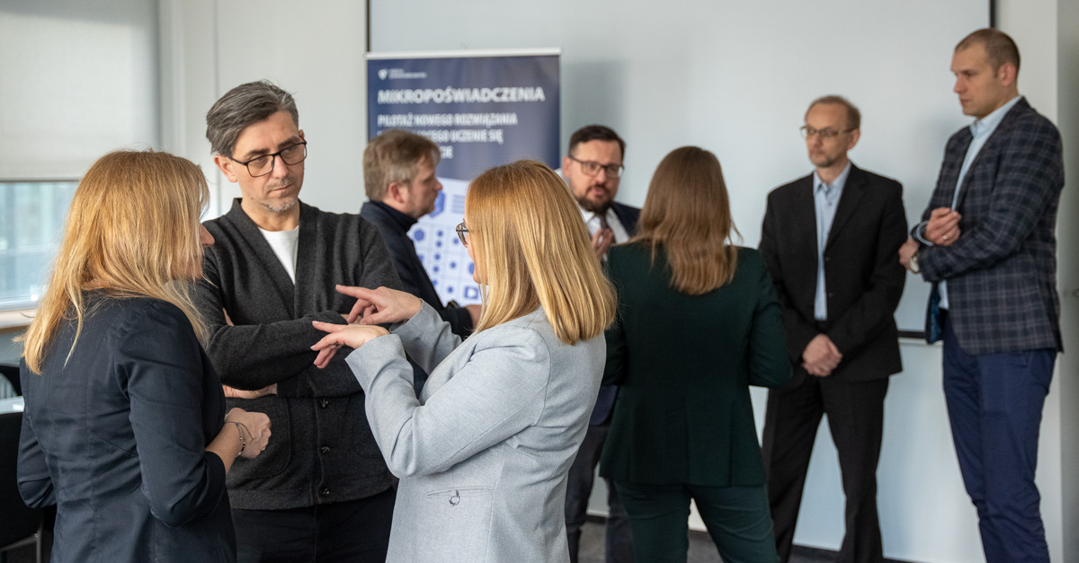 Urszula Buchowicz, Szymon Kurek, dr hab. Barbara Worek, at the background: Bogusław Dębski, Michał Nowakowski, Justyna John, Jerzy Furman, Wojciech Gola