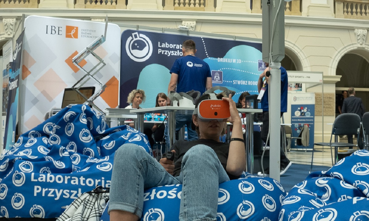Stoisko Mobilnych Laboratoriów Przyszłości